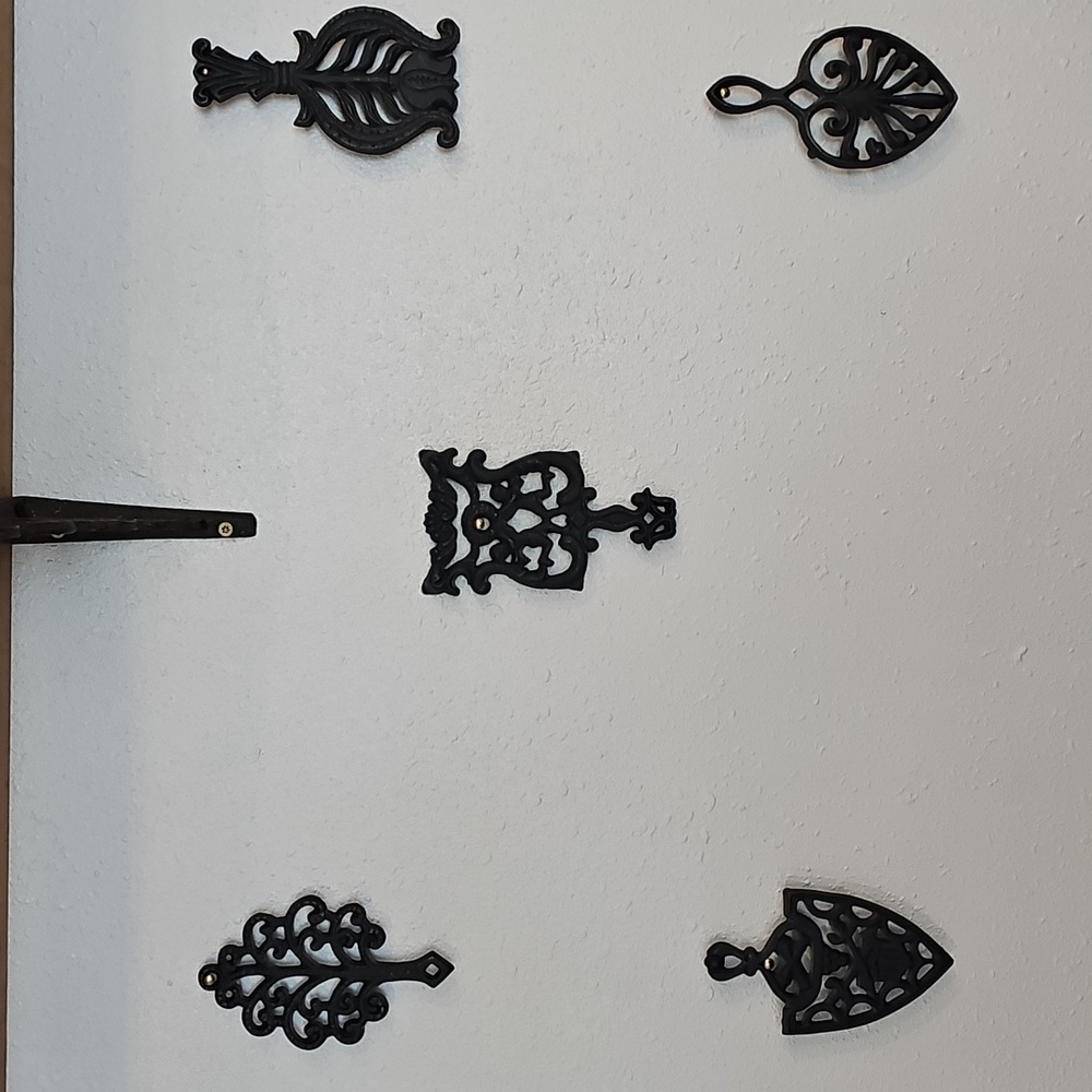 Elegant Black Wall Decor Set